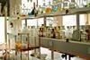 A photograph of an organic chemistry lab