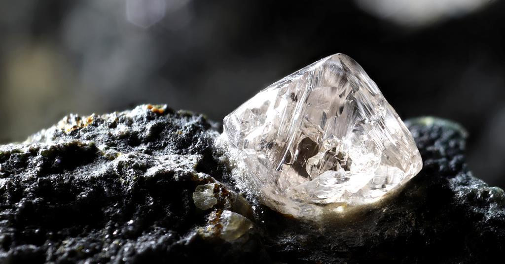 Electric fields deep in Earth's mantle helps diamond crystallise