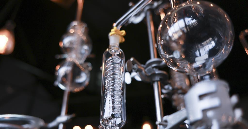 AI helps chemists consider more options when it comes to picking the best reactants for an experiment