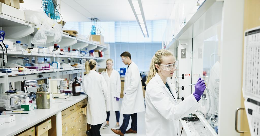 US chemistry departments face funding threats and potential closures as UK universities continue to shutter chemistry programmes