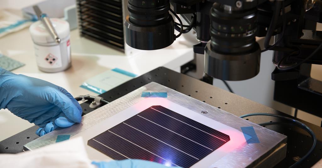 Breaking Efficiency Records With Tandem Solar Cells Business Avip2001