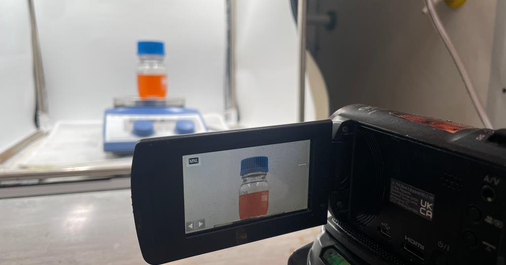 Molecular dyes outside of the sRGB colour gamut present a challenge for digital chemistry | Research