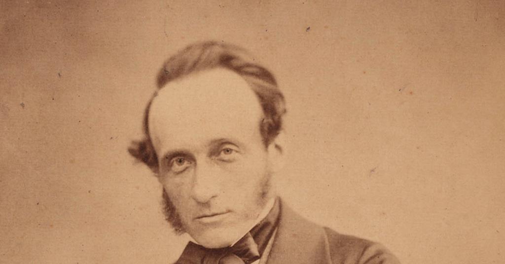 Blue plaque honours founder of the Chemical Society set up 185 years ...