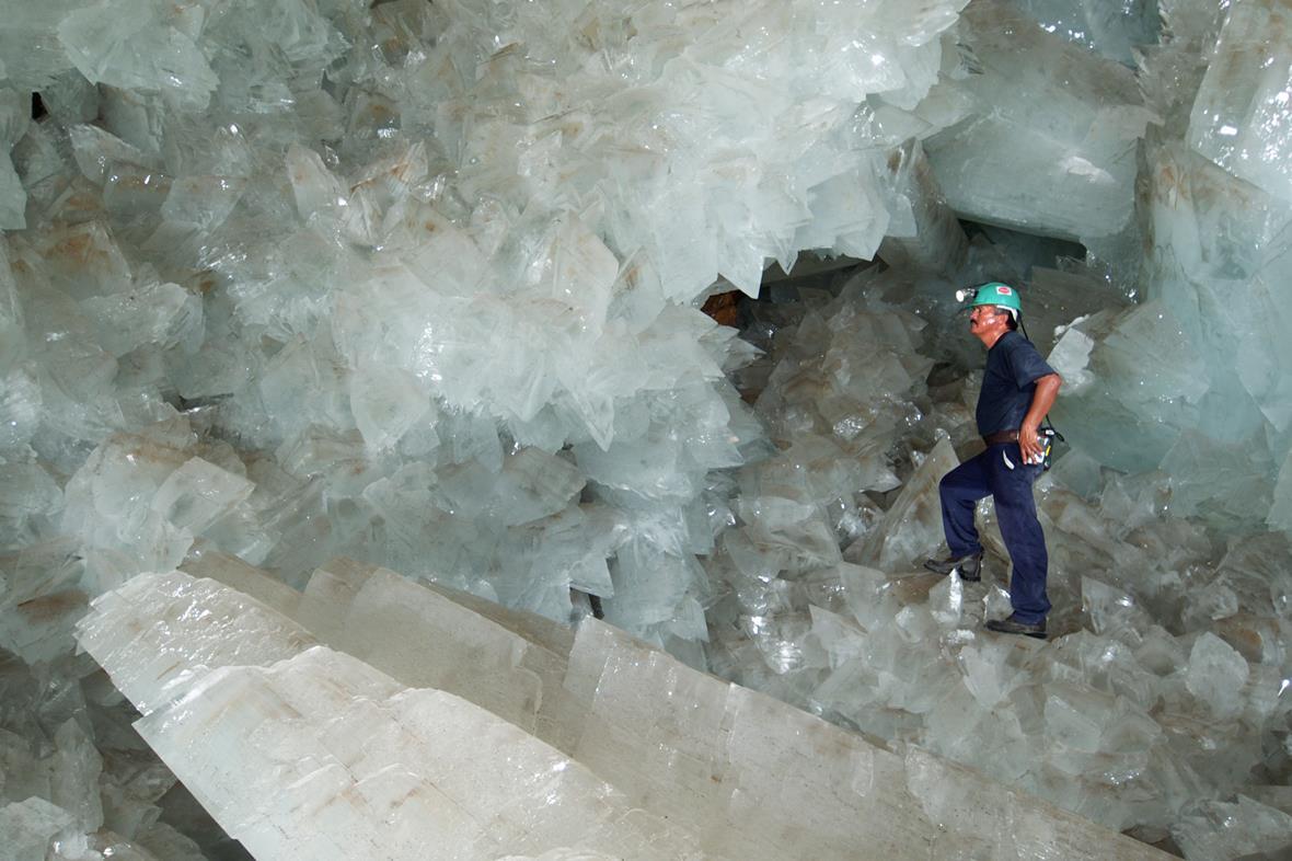 World's largest crystals: from 3kg copper sulfate to 50-tonne gypsum ...