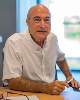 Portrat of Nazario Martín, professor of organic chemistry at Complutense University