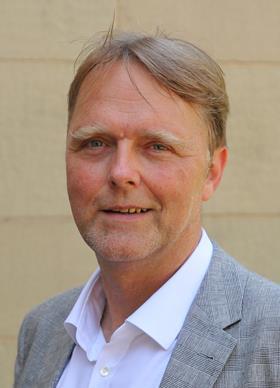 Portrait headshot of Stefan Trapp