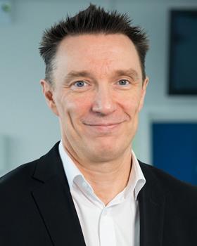 Portrait photo of automation specialist Andy Cooper