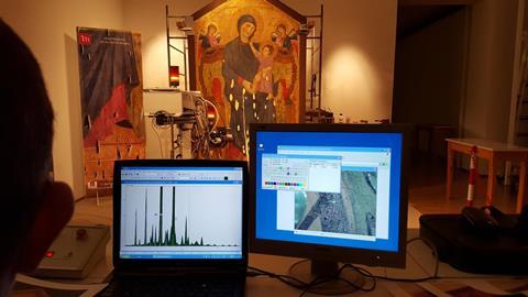 close up of the XRF equipment remote control system during the analyses carried out on the Cimabue’s Maestà