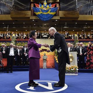 Tu Youyou receiving the Nobel prize