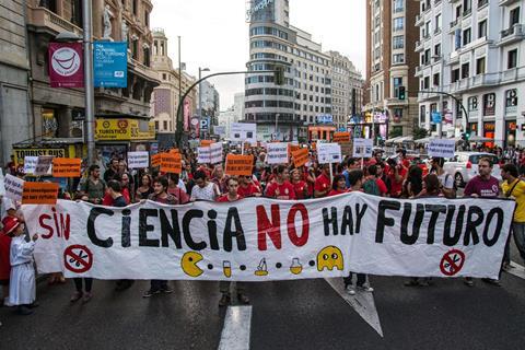 Spanish scientists protest 