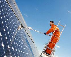cleaning_solar_panel_250