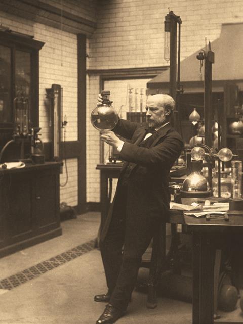 James Dewar in lab - Main
