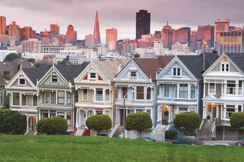 Alamo square in San Francisco showing the painted ladies