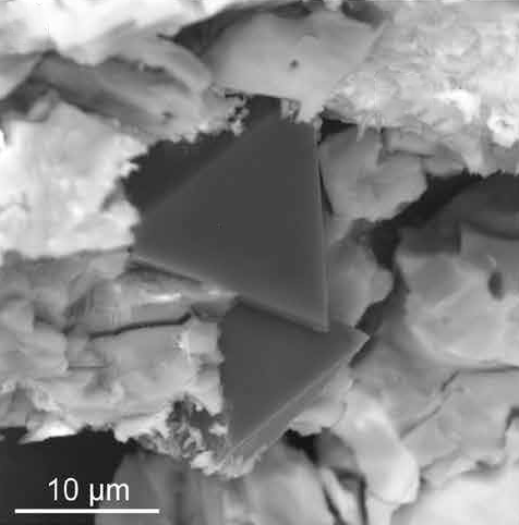 An image showing a SEM image of diamond