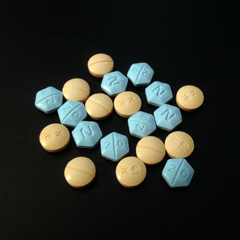 A mixture of 20 mg and 10 mg propranolol tablets