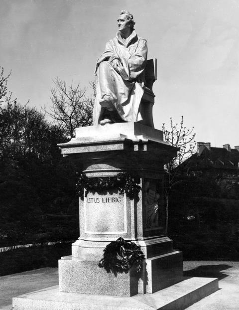 justus von liebig monument in munich 10525779 credit mary evans sz photo scherl