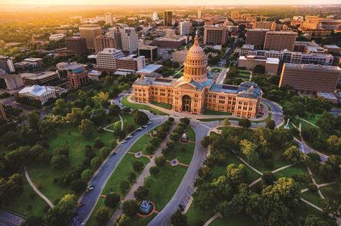 0318CW - Location guide - Capitol building & city skyline in Austin, Texas 