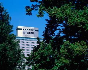 0240_BASF_skyscraper_in_Ludwigshafen_300