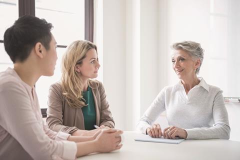 Women in workplace meeting 