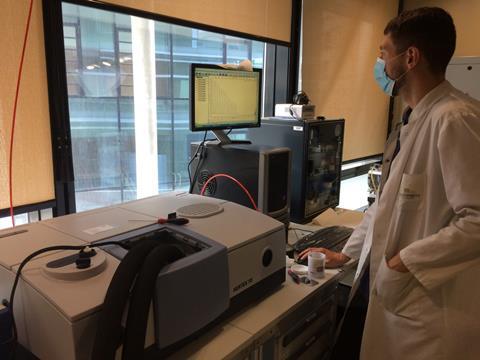 An image showing Dr Lucas Karl-Lethuillier in front of the FTIR