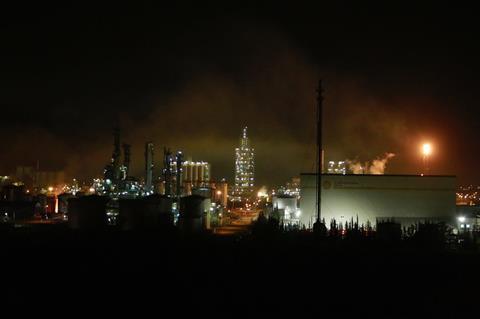 An image from the explosion at the petrochemical plant in La Canonja (Tarragona)