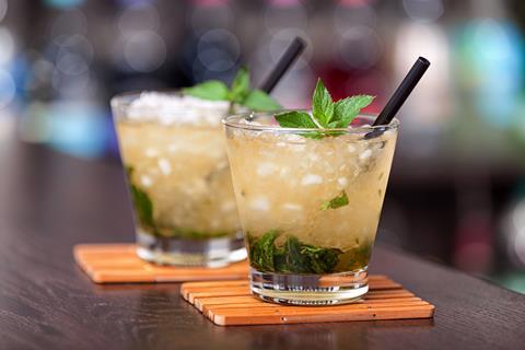 Mint julep cocktails on bar