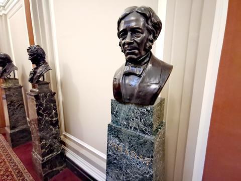 Bust of Faraday at Burlington House