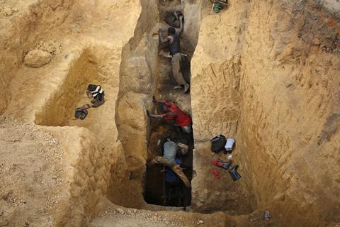 An image showing men working in Congo mines