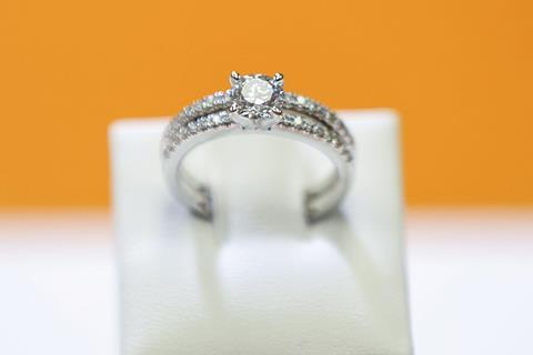 Lab grown diamond ring