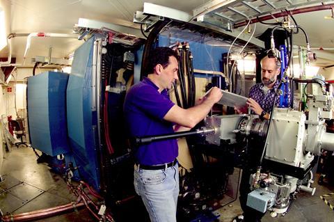 An image showing Ken Gregorich and Victor Ninov Berkeley Gas-Filled Separator (BGS)