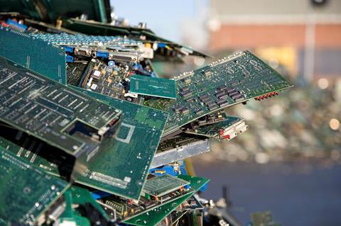 CW0417 - Smart phone feature - Circuit boards for recycling