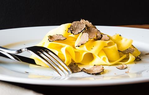 Black truffle with pasta