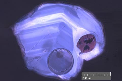 Cathodoluminescence image of a Hadean zircon crystal from the Jack Hills conglomerate, similar to the ones studied in this work
