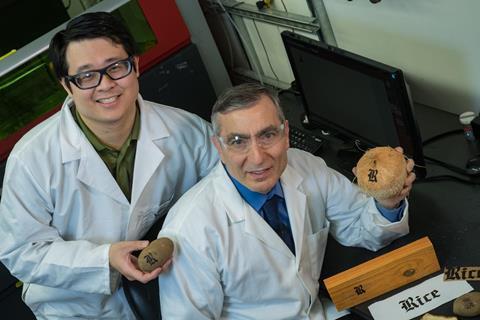 his is Rice University graduate student Yieu Chyan, left, and Professor James Tour