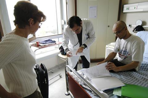 An image showing a traditional clinical trial