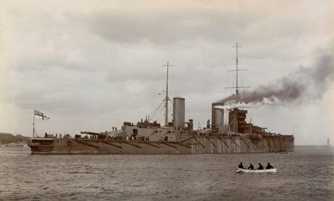HMS Queen Mary leaving the River Tyne on sea trials