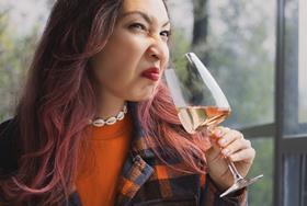 ‘Living biosensor’ lights up to detect wine spoilage in real time